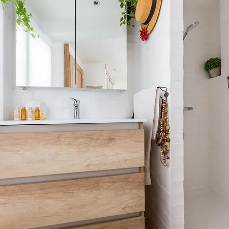 Veeve - A La Mode Retreat By The Seine Διαμέρισμα *